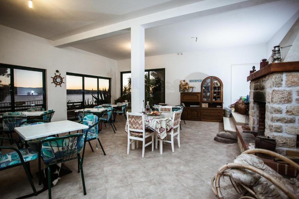 Apartments Agava-Mirjana Omiš Buitenkant foto